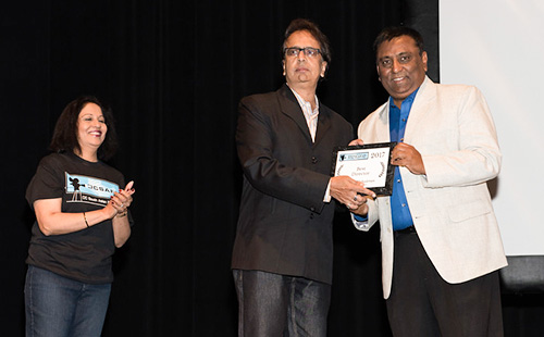 Ananth马哈获得最佳导演和最佳故事片Rukhmabai博士。”>
             <div class=